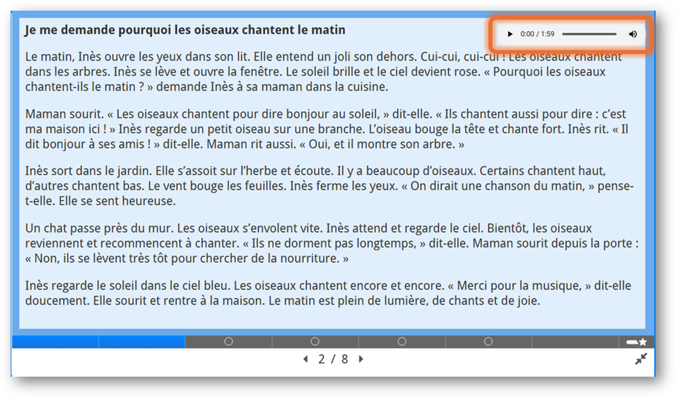 Élève lisant sur tablette